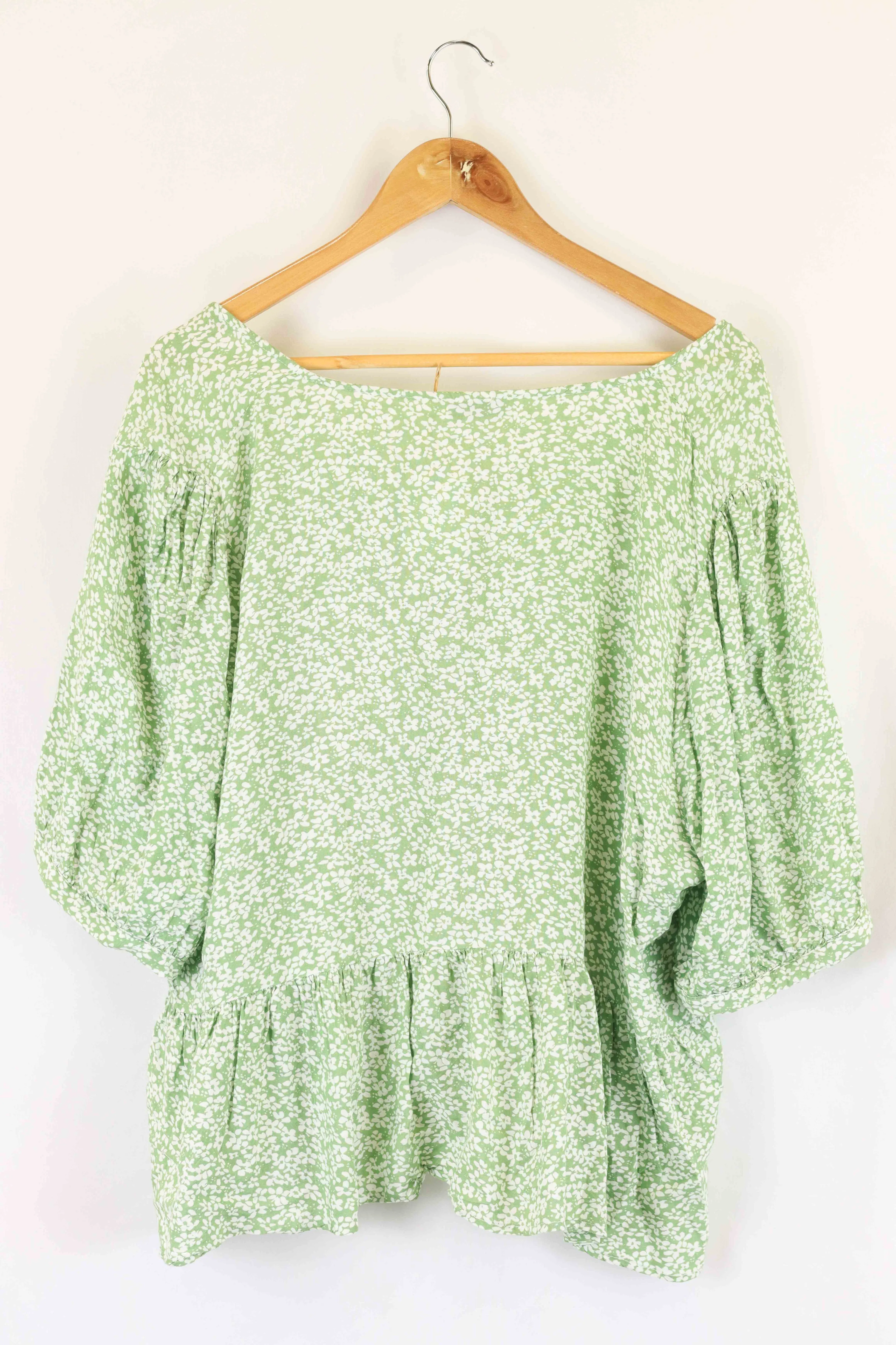 Atmos & Here Green and White Floral Top 22