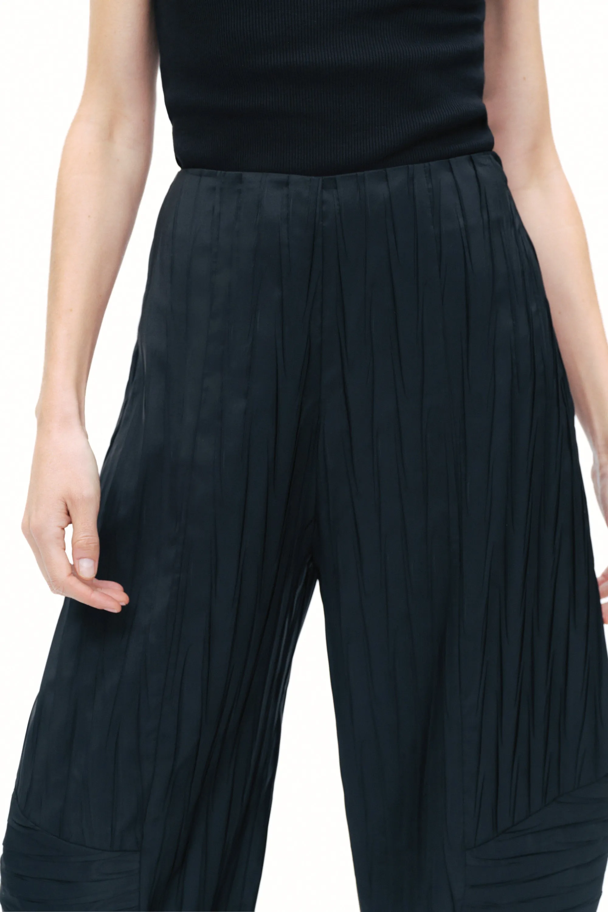 Black Wrinkled Balloon Fit Pants