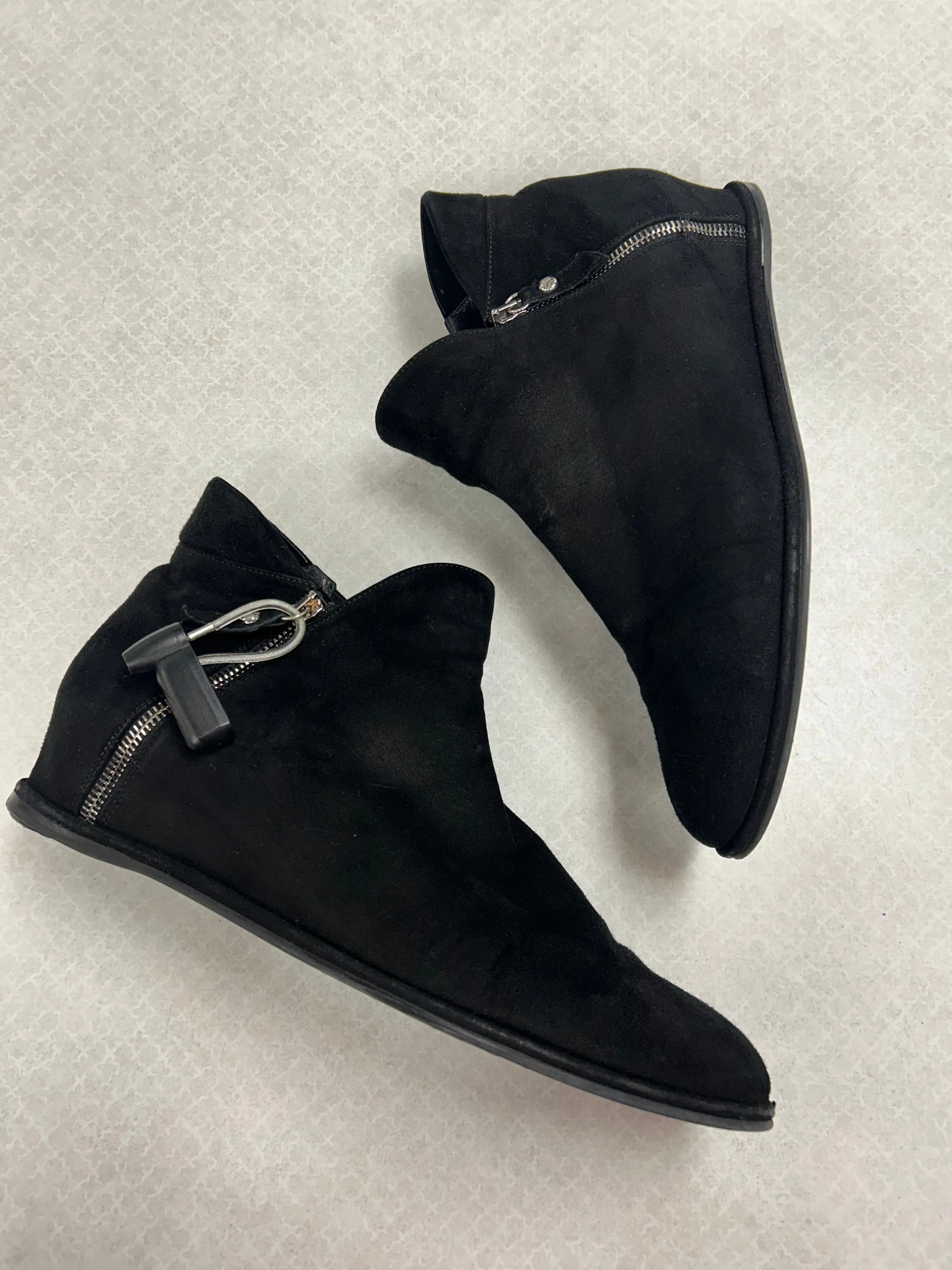 Boots Designer By Stuart Weitzman In Black, Size:10