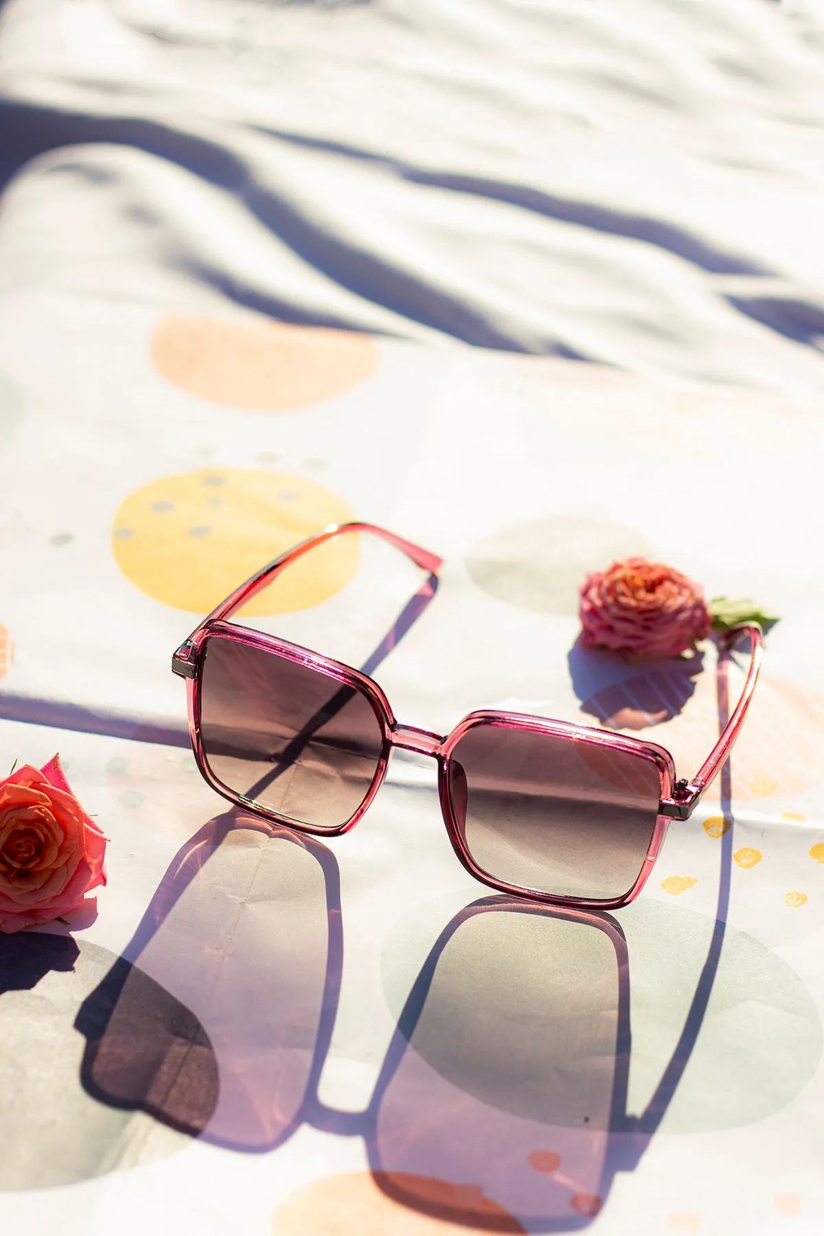 Elegant Square Side Metal Detail Sunglasses