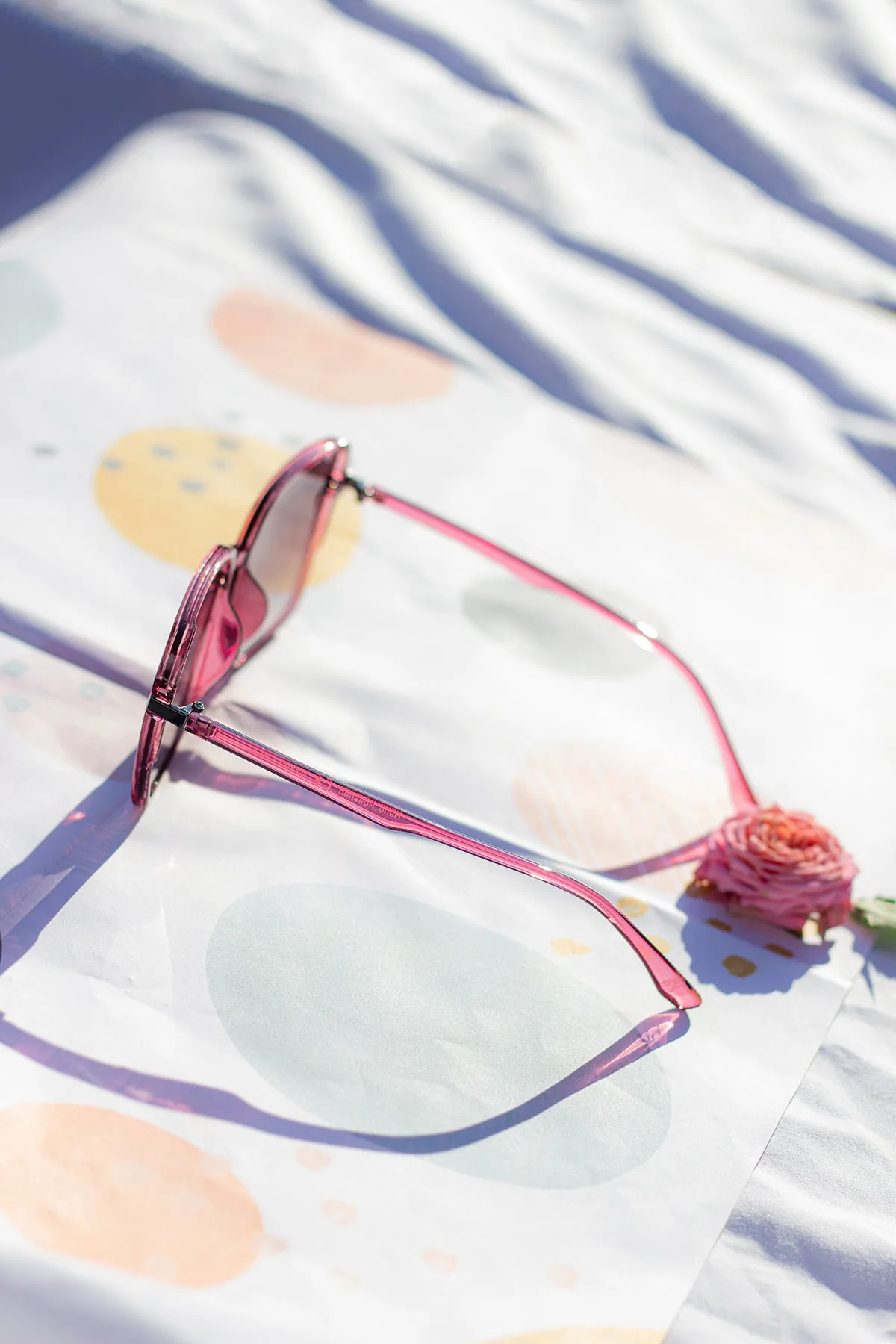 Elegant Square Side Metal Detail Sunglasses