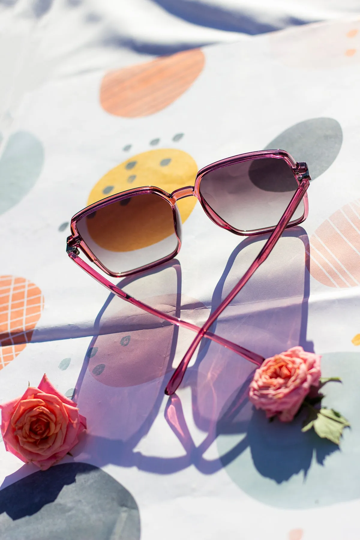 Elegant Square Side Metal Detail Sunglasses