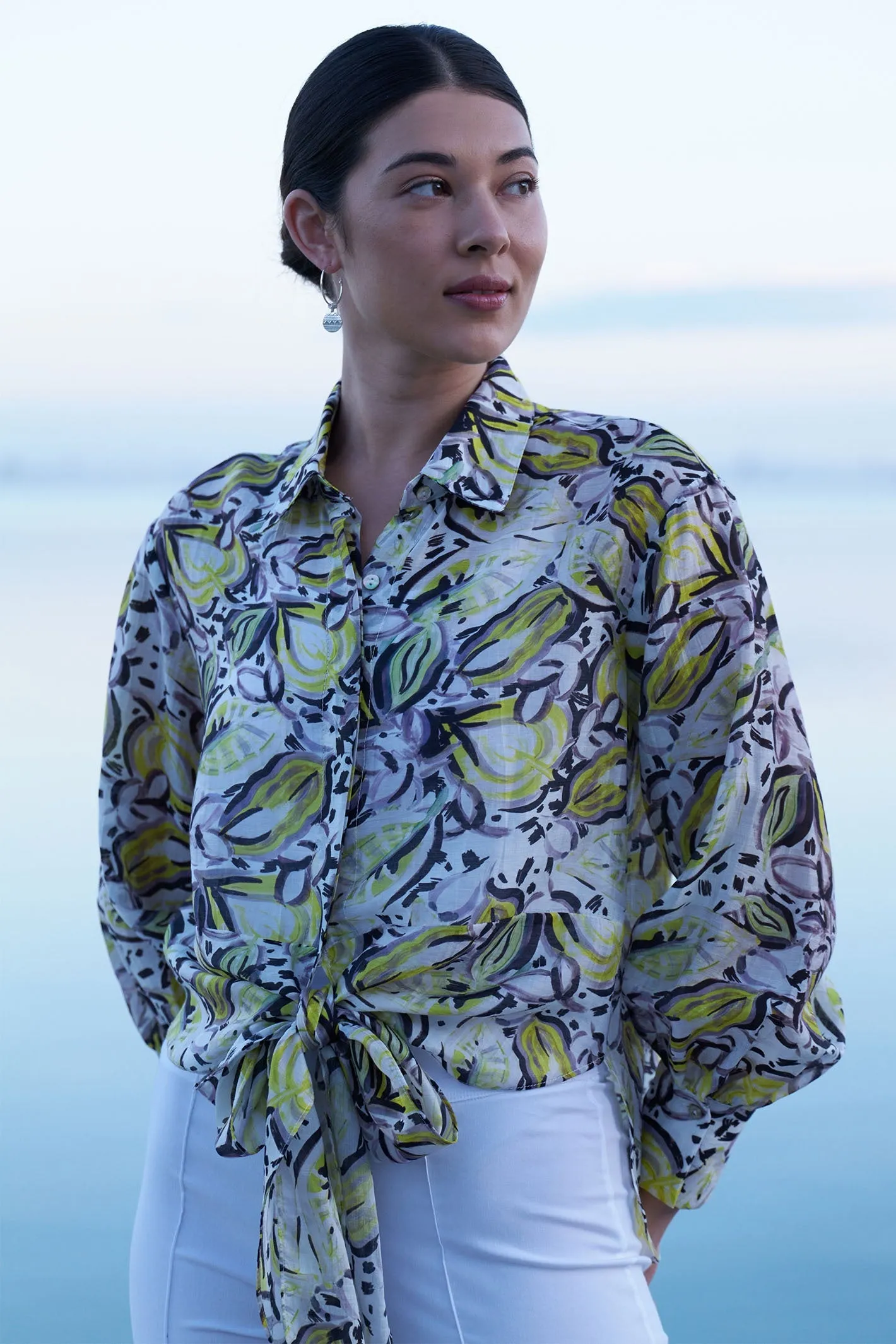 Foil FO7879 Printed Tropics Knot To Be Missed Blouse