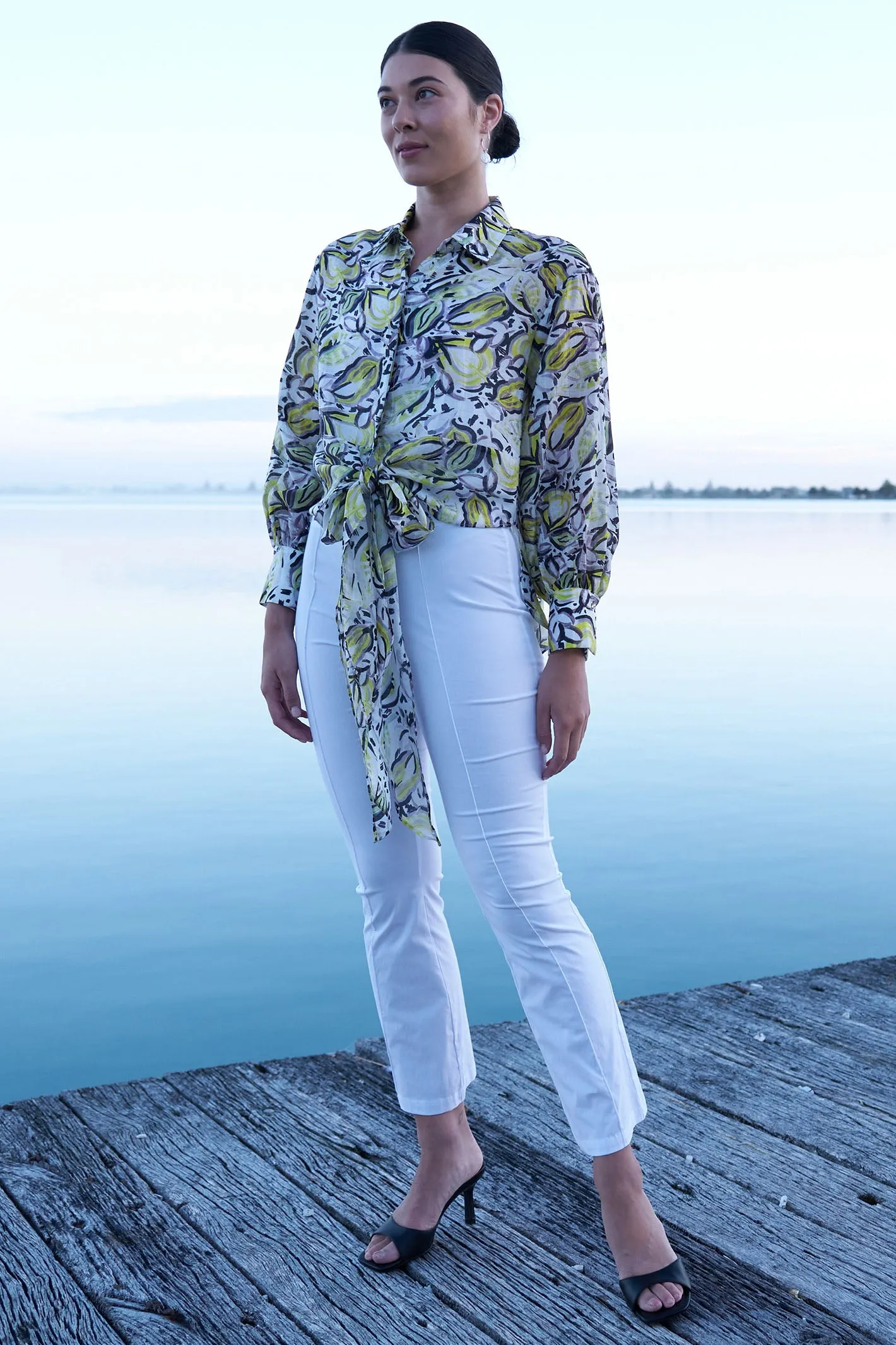 Foil FO7879 Printed Tropics Knot To Be Missed Blouse