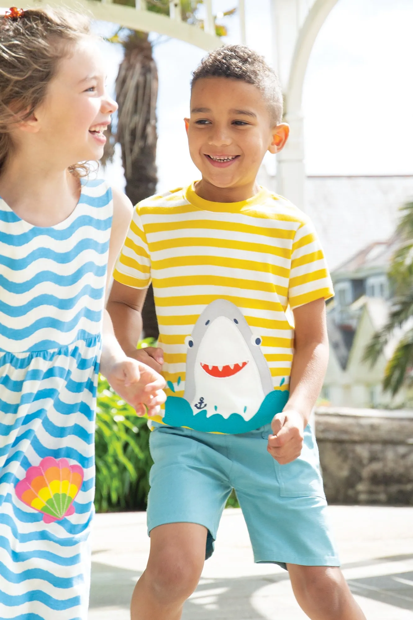 Frugi Reversible Stingray Jawsome Shorts Po4bk