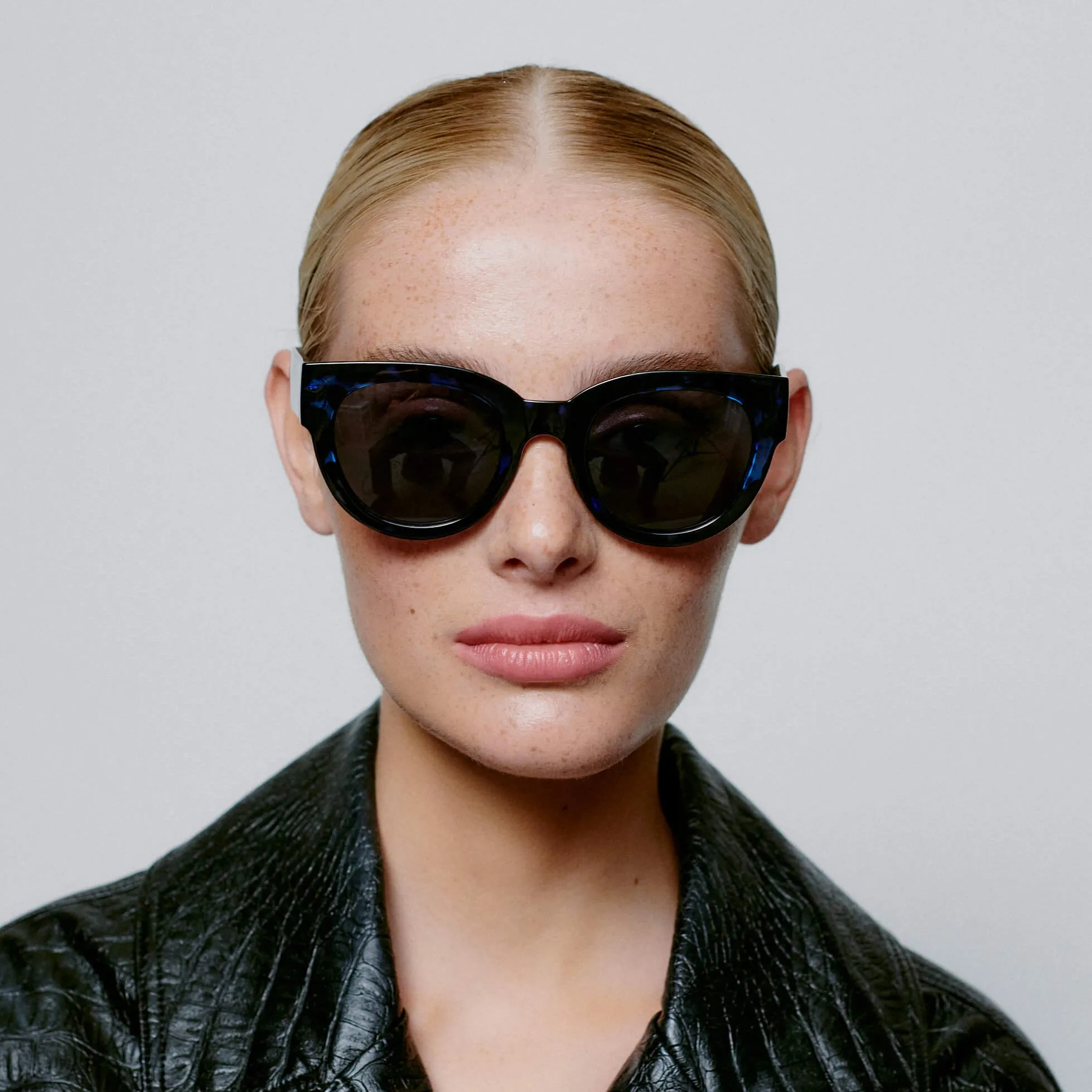 Sunglasses Round Lilly in Demi Blue